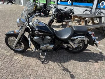 Honda VT 750C2 Shadow (1998) — foto 1