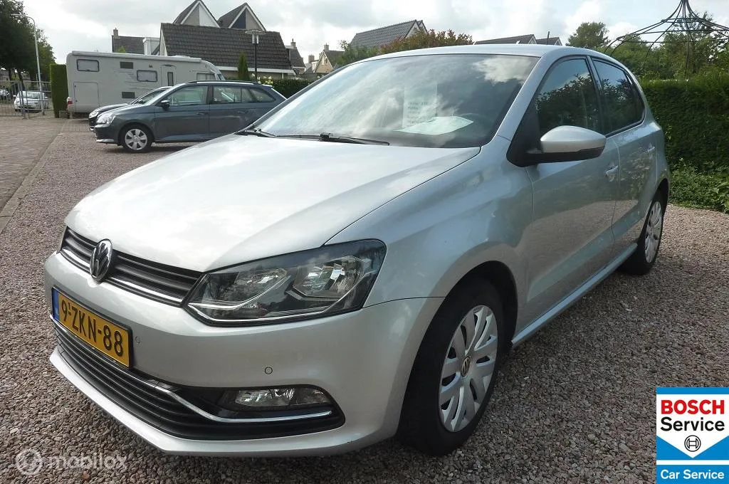 Volkswagen Polo (2015) — foto 1