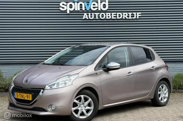 Peugeot 208 (2014) — foto 1