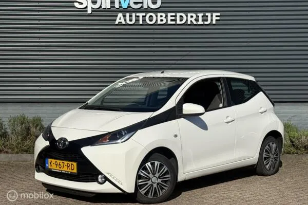 Toyota Aygo (2015) — foto 1