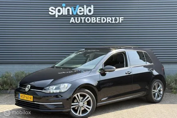Volkswagen Golf (2019) — foto 1