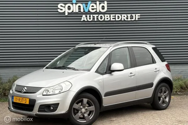 Suzuki SX4 (2011) — foto 1