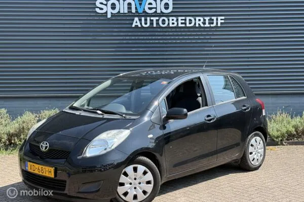 Toyota Yaris (2010) — foto 1