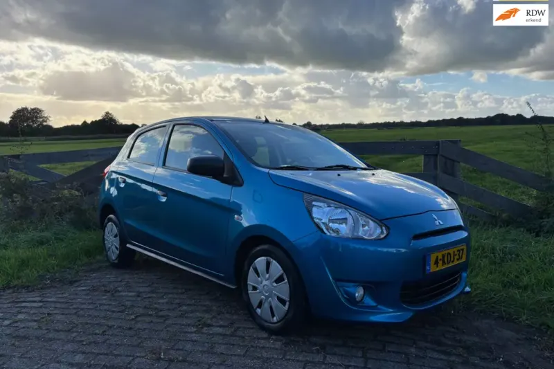 Mitsubishi Space Star (2013)