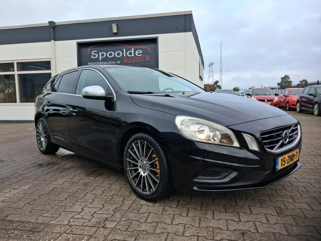 Volvo V60 (2012) — foto 1