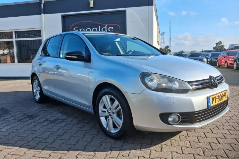 Volkswagen Golf (2012)