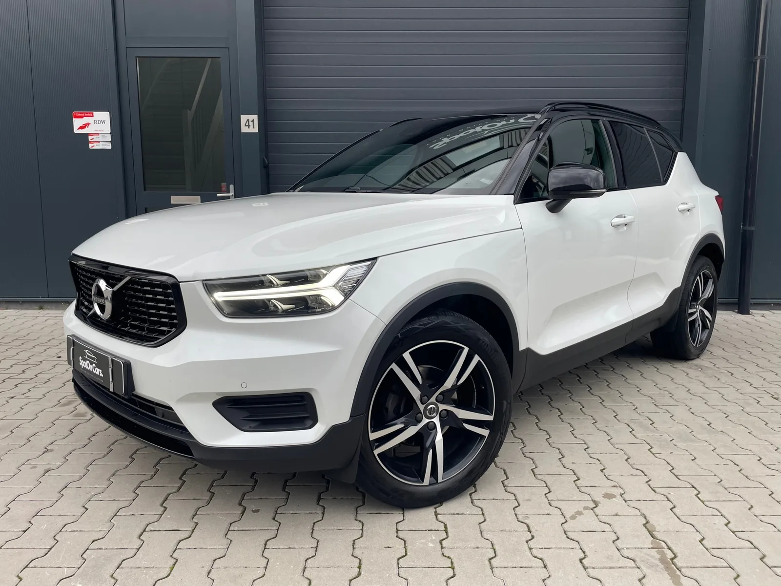 Volvo XC40 (2019) — foto 1