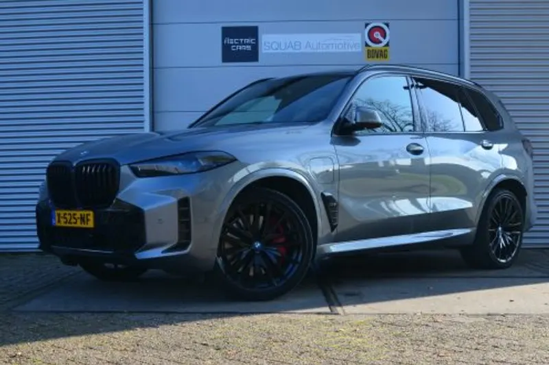 BMW X5 (2023)