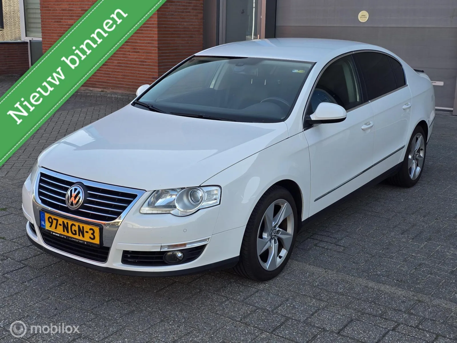 Volkswagen Passat (2010) — foto 1