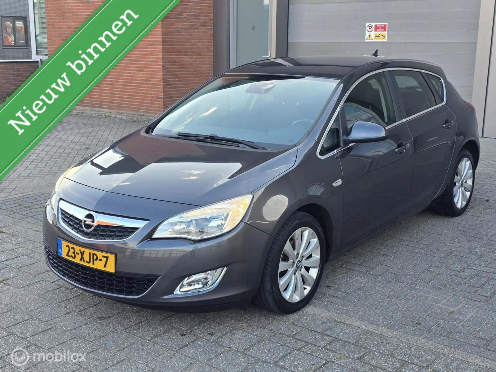 Opel Astra (2012) — foto 1