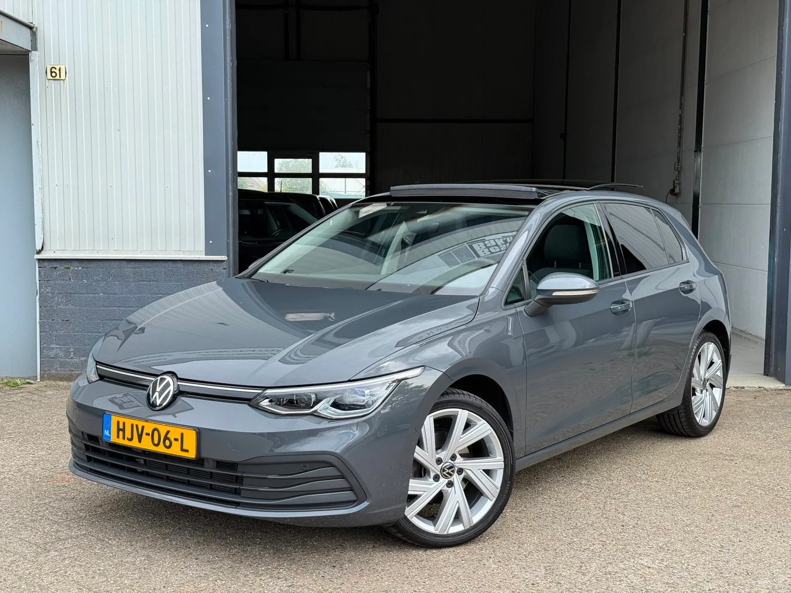 Volkswagen Golf (2022) — foto 1