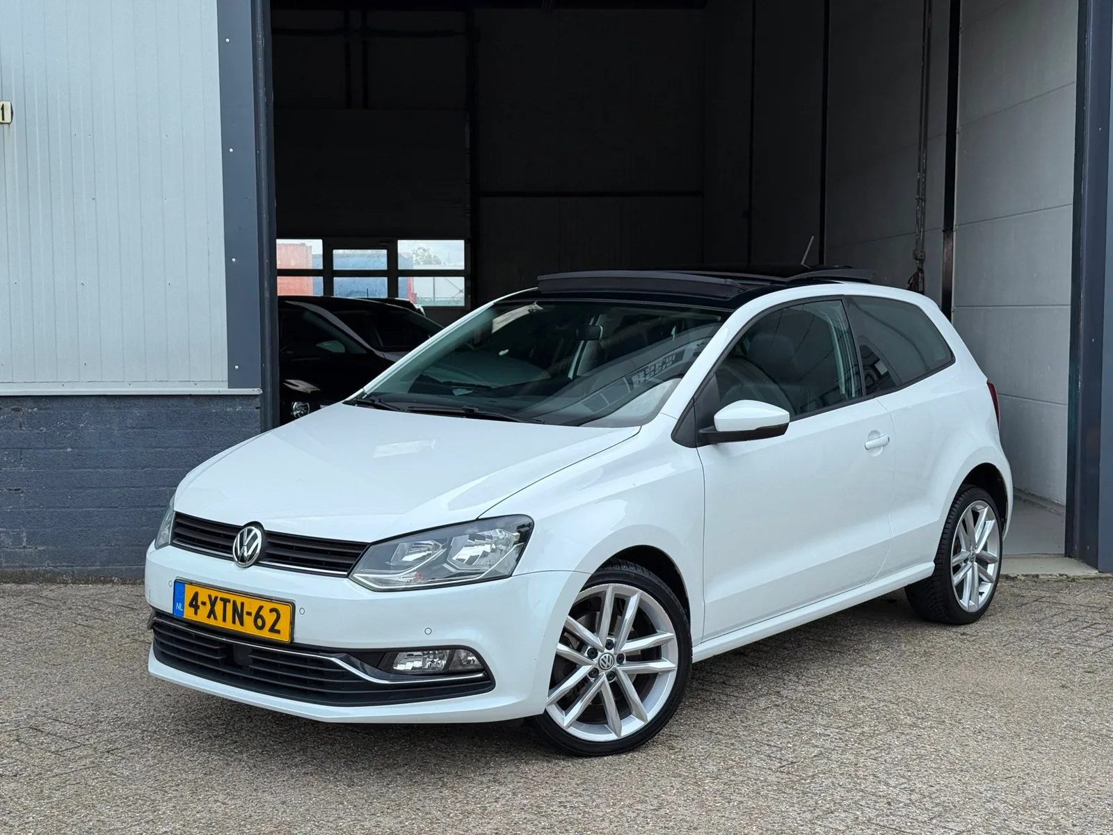 Volkswagen Polo (2014) — foto 1