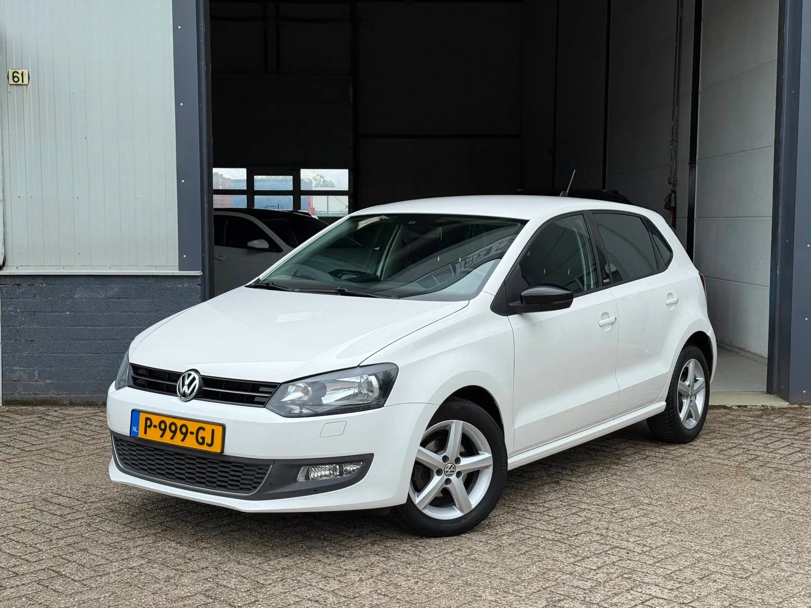 Volkswagen Polo (2011) — foto 1