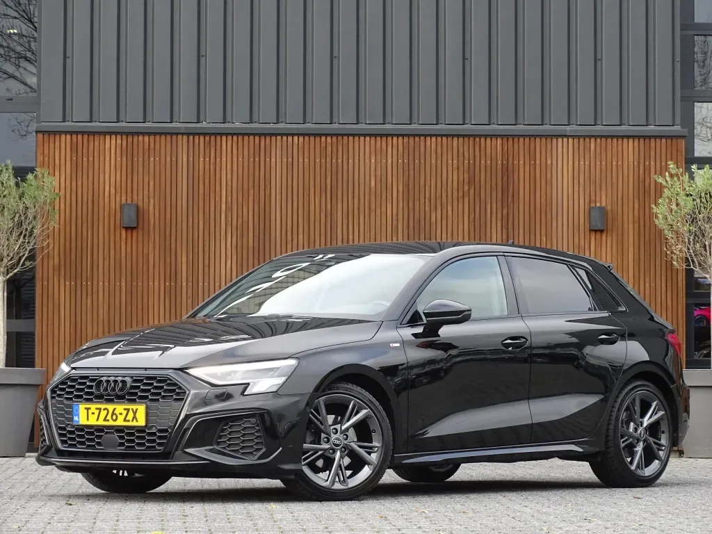 Audi A3 (2021) — foto 1