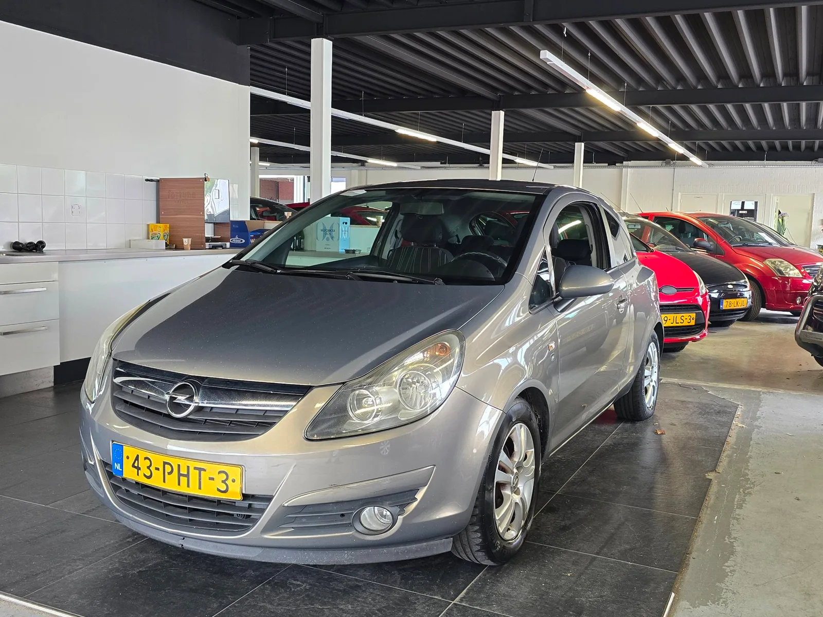 Opel Corsa (2011) — foto 1