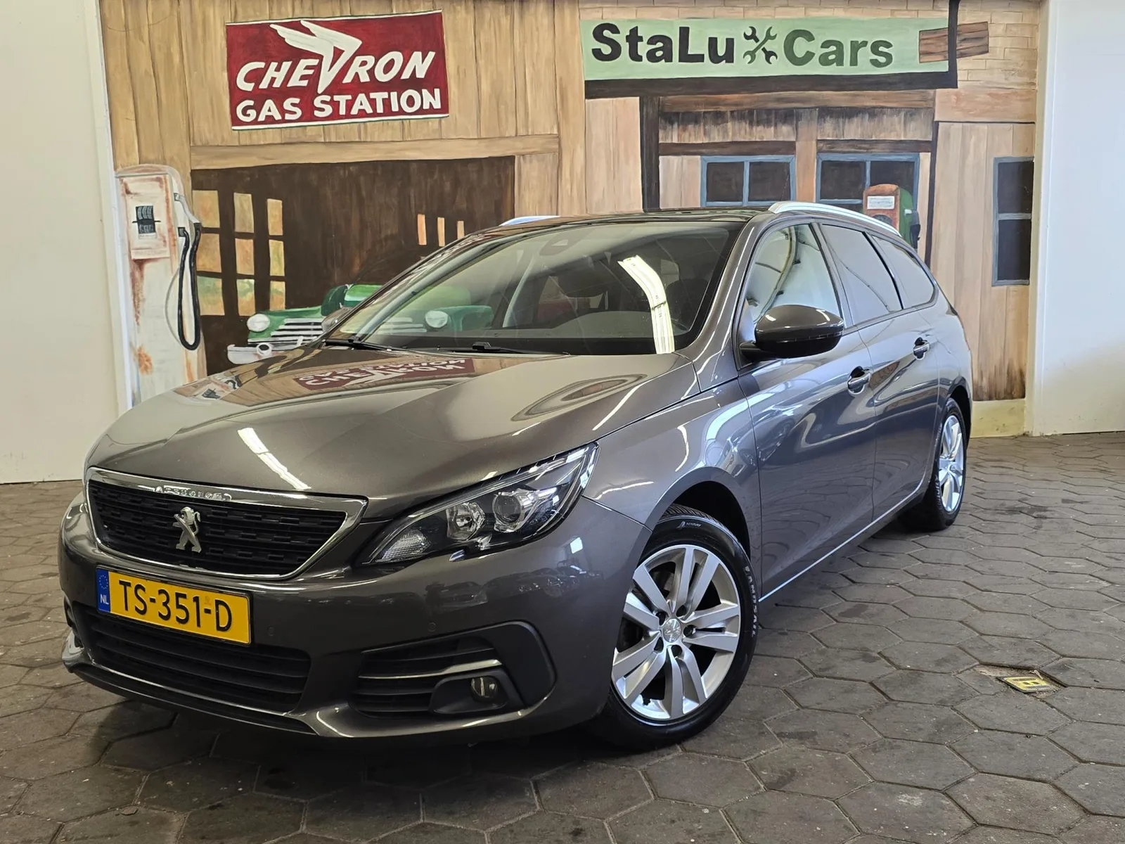 Peugeot 308 (2018) — foto 1