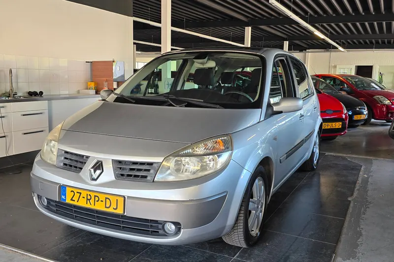 Renault Scénic (2005)