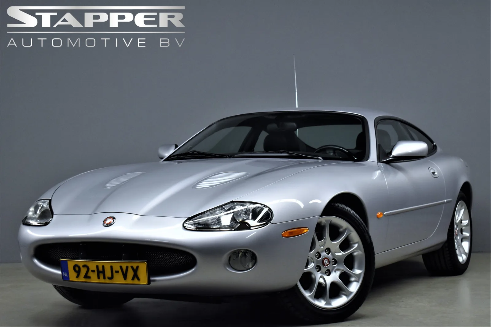 Jaguar XKR (2001) — foto 1