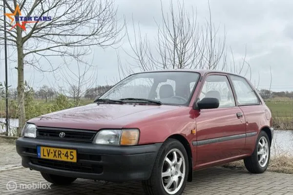 Toyota Starlet (1995) — foto 1