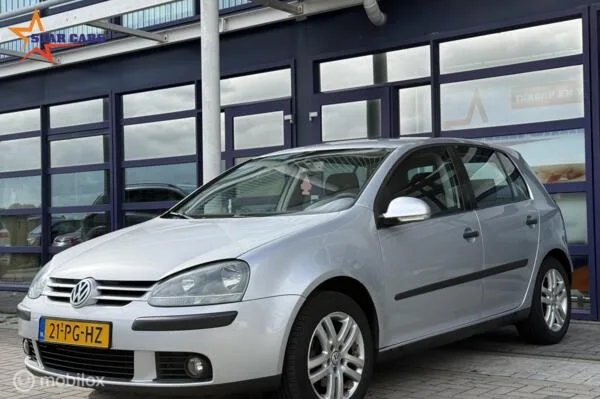 Volkswagen Golf (2004) — foto 1