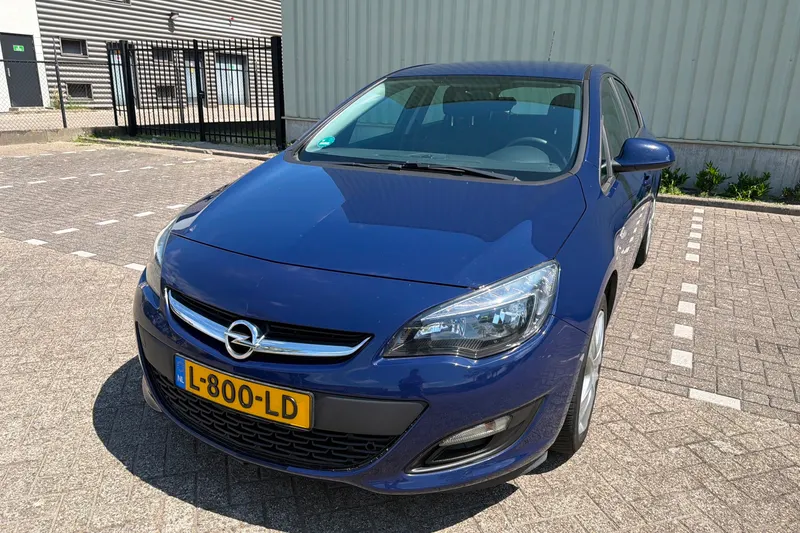 Opel Astra (2013)