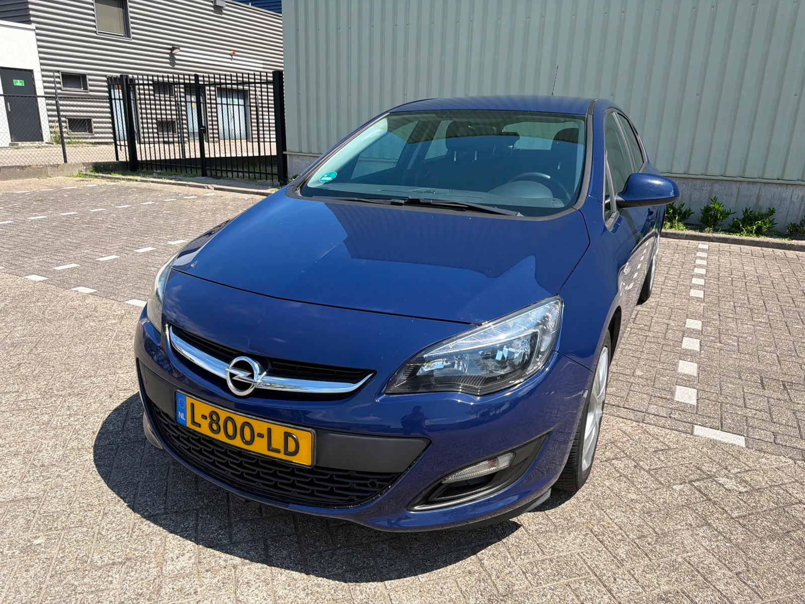 Opel Astra (2013) — foto 1