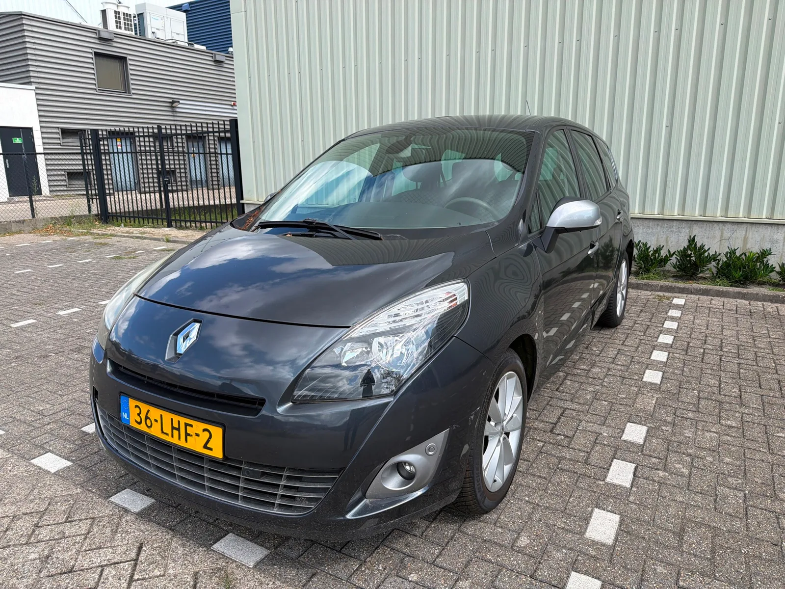Renault Grand Scénic (2010) — foto 1