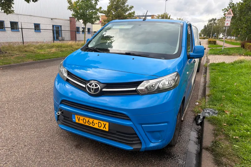 Toyota ProAce Worker (2017)