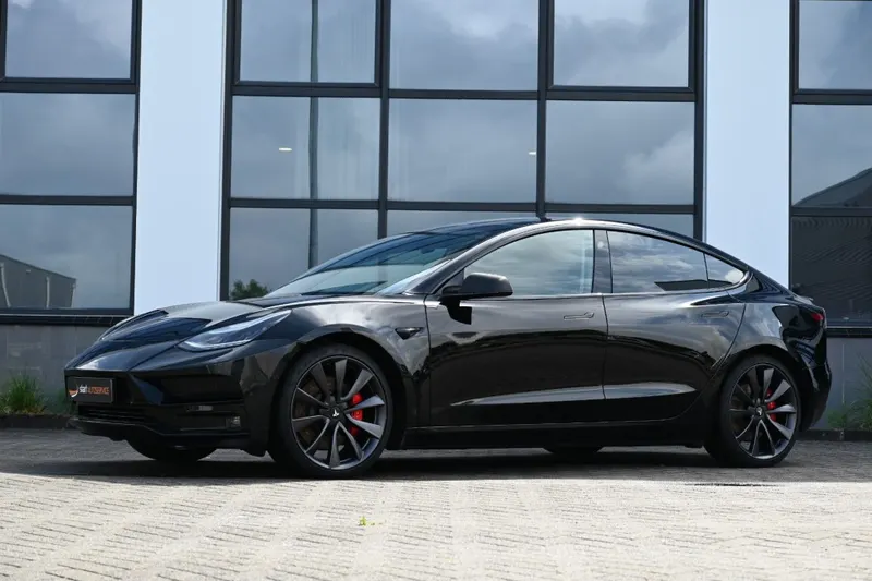 Tesla Model 3 (2020)