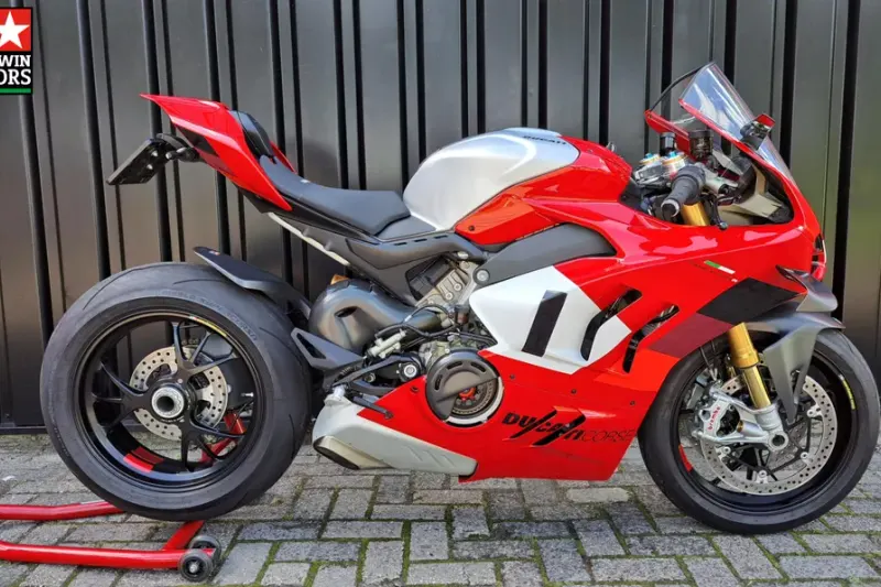 Ducati Panigale V4 R (2023)