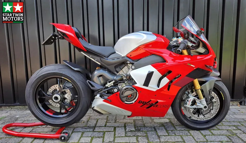 Ducati Panigale V4 R (2023) — foto 1