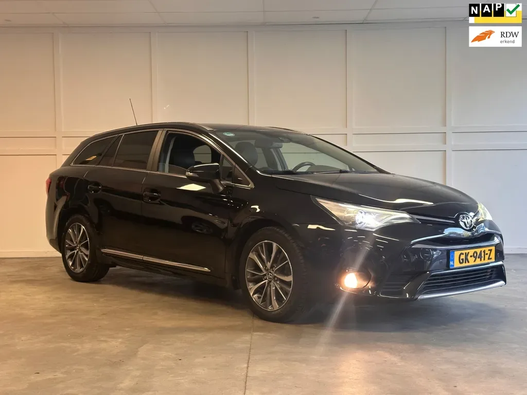 Toyota Avensis (2015) — foto 1