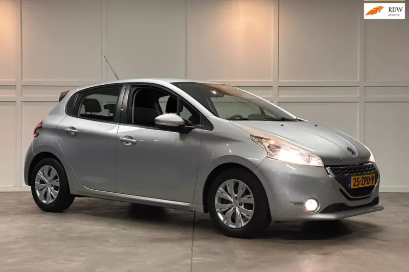 Peugeot 208 (2013)