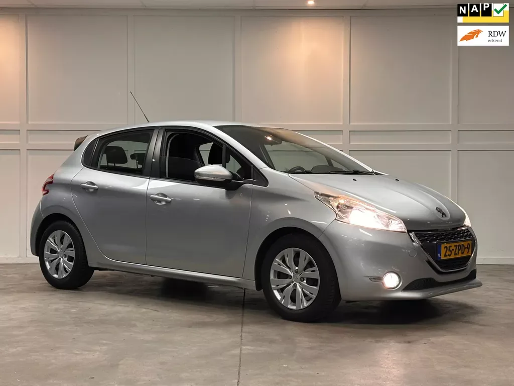 Peugeot 208 (2013) — foto 1