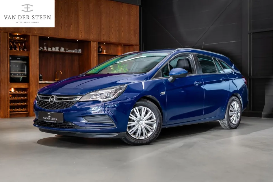 Opel Astra (2017) — foto 1