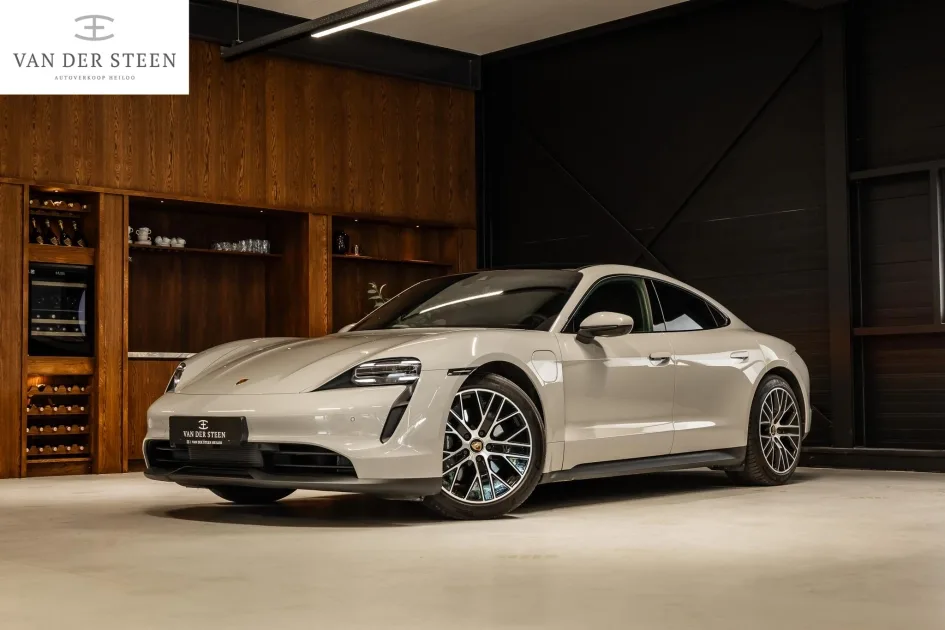 Porsche Taycan (2023) — foto 1