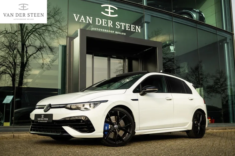 Volkswagen Golf (2021) — foto 1