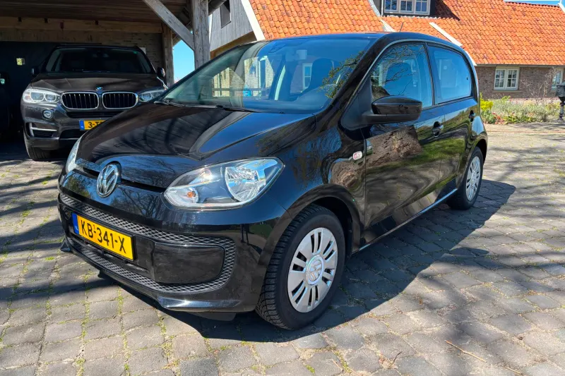 Volkswagen Up! (2016)