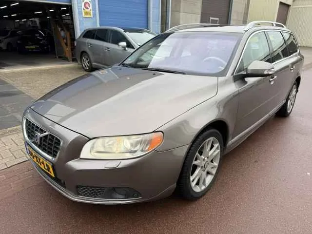 Volvo V70 (2007) — foto 1
