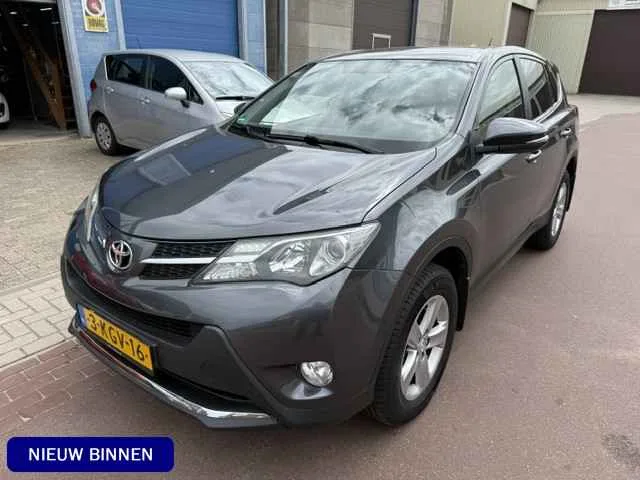Toyota RAV4 (2013) — foto 1