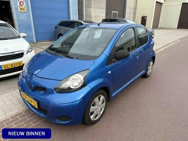 Toyota Aygo (2010) — foto 1