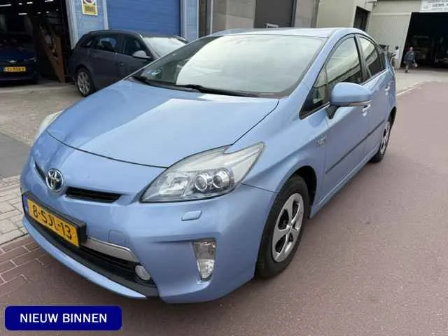 Toyota Prius (2013) — foto 1