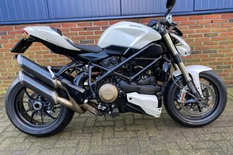 MG DUCATISTREETFIGHTER (2010)