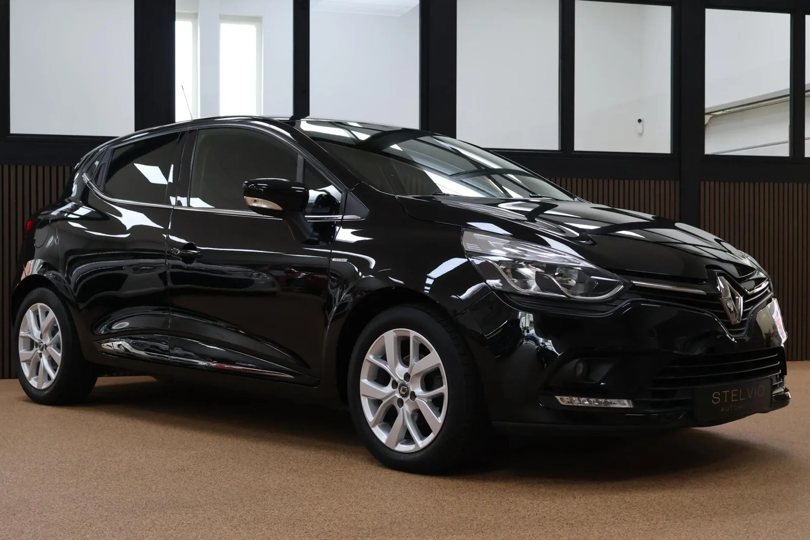 Renault Clio (2018) — foto 1