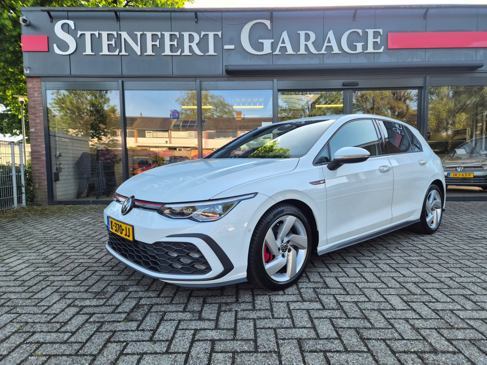 Volkswagen Golf (2021) — foto 1
