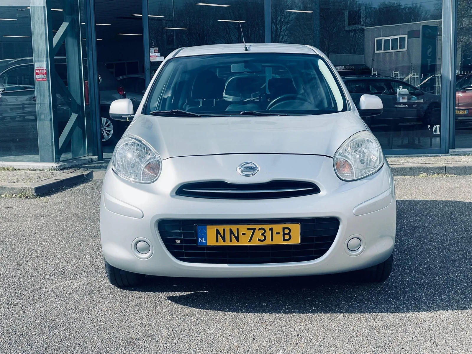 Nissan Micra (2011) — foto 1