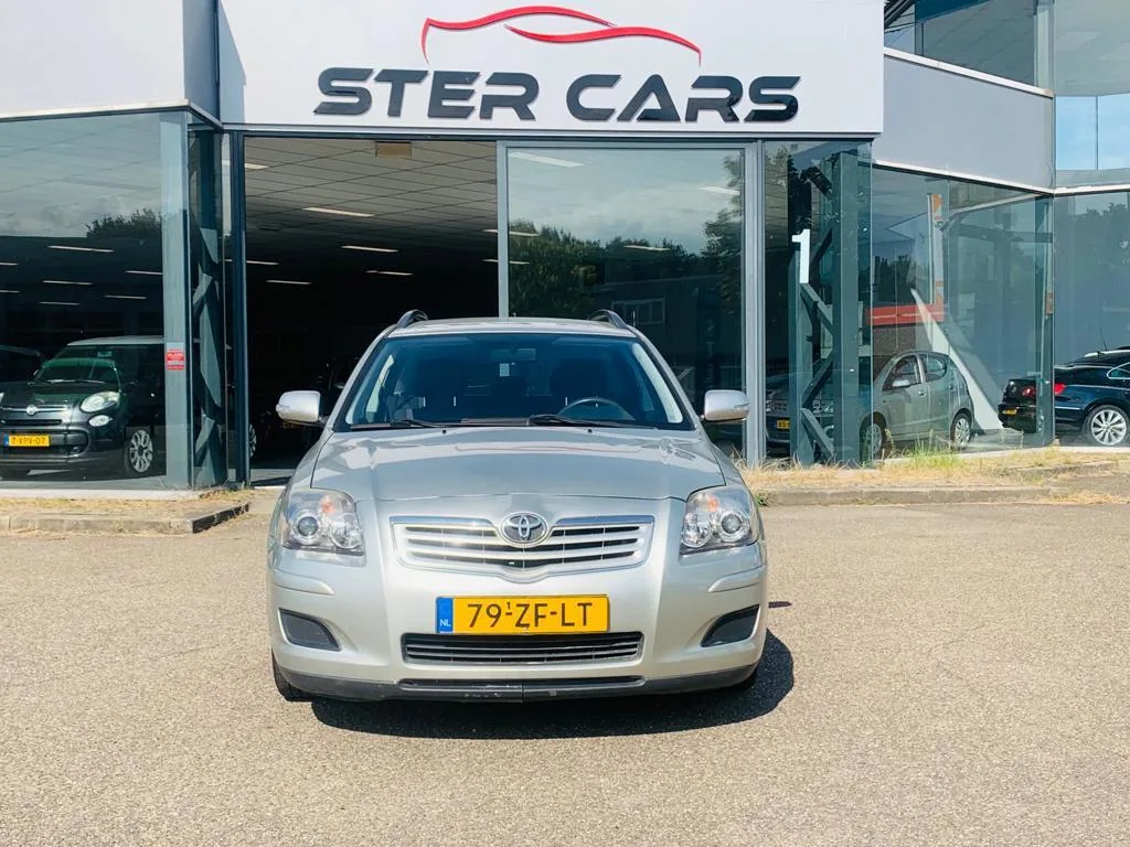 Toyota Avensis (2008) — foto 1