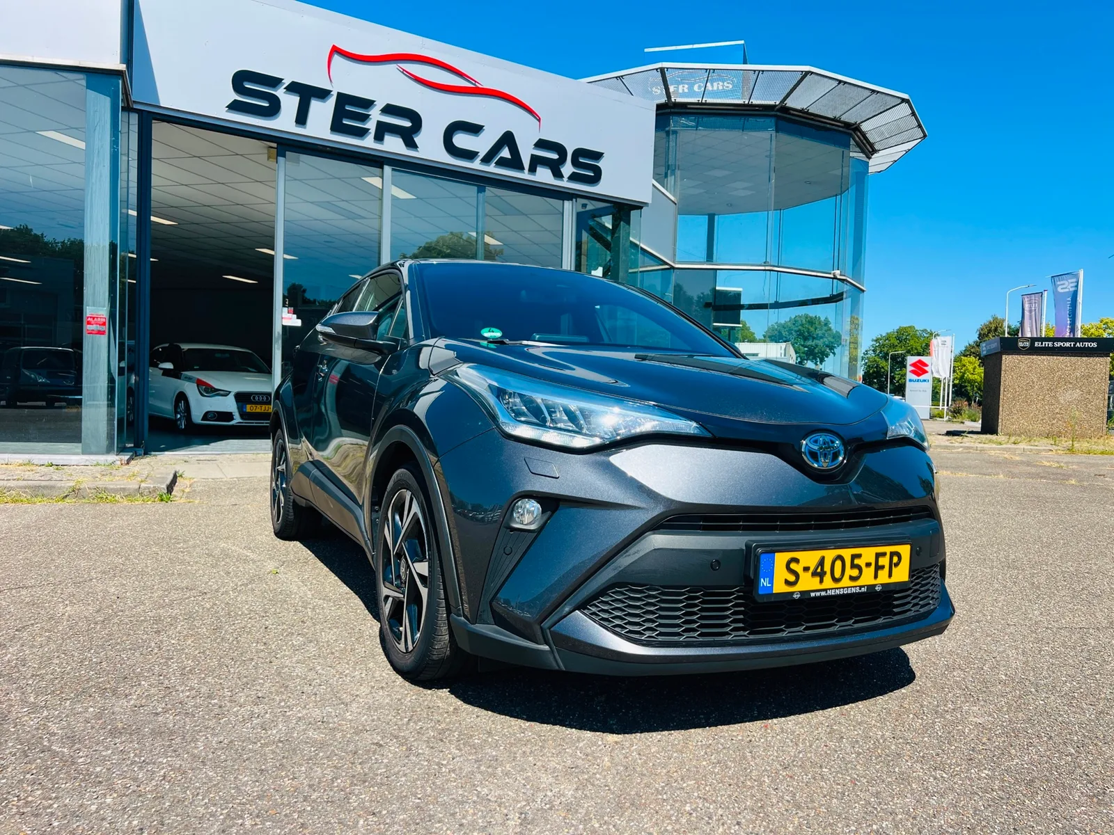 Toyota C-HR (2023) — foto 1