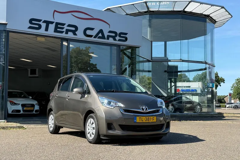 Toyota Verso-S (2014)