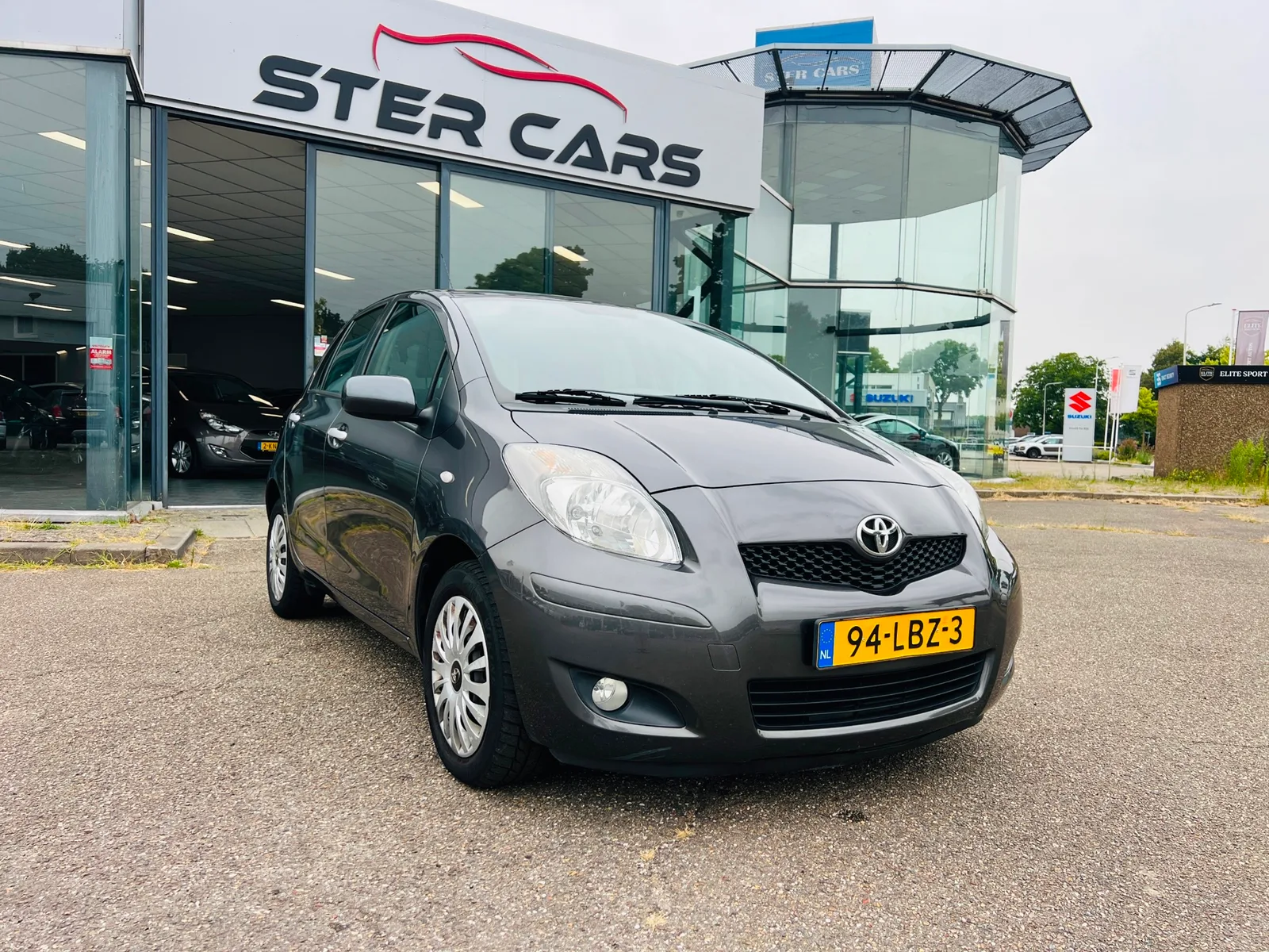 Toyota Yaris (2010) — foto 1